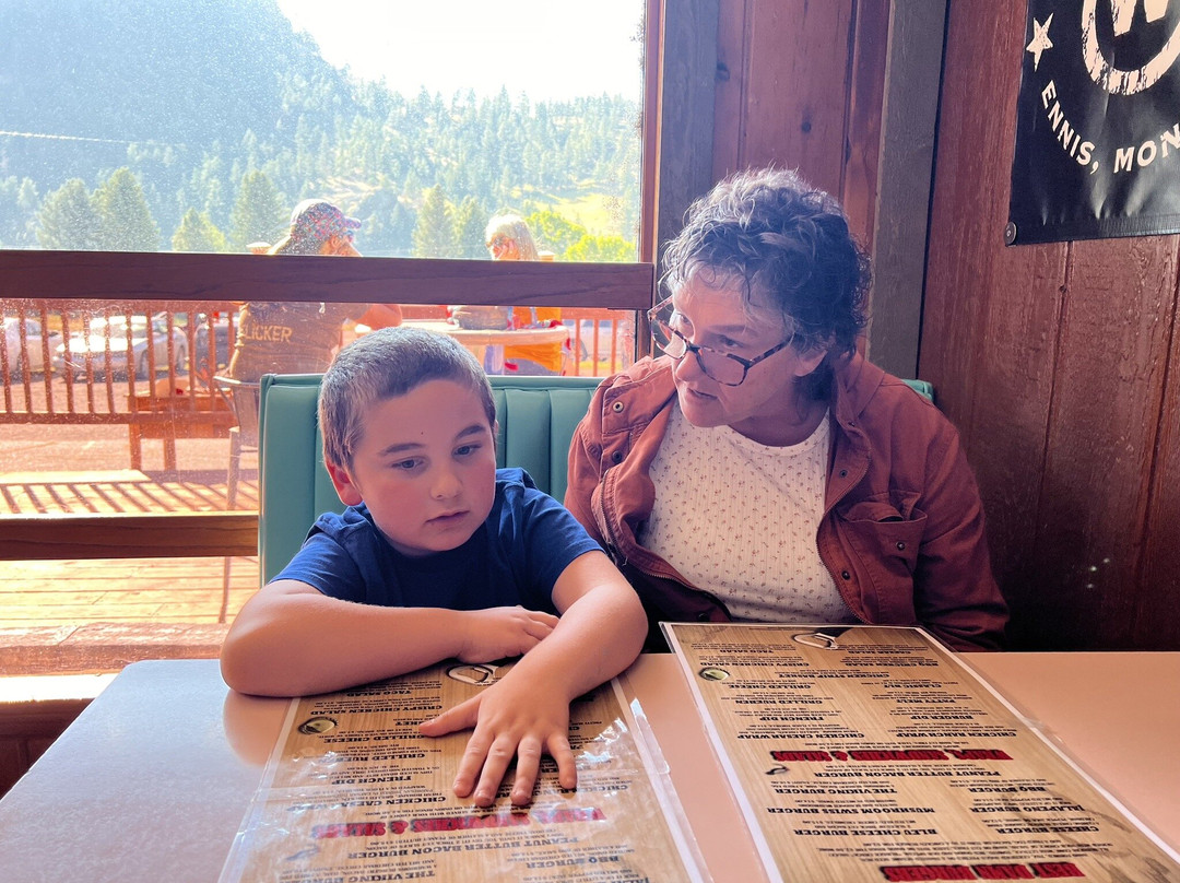 Missouri River Bar & Grill