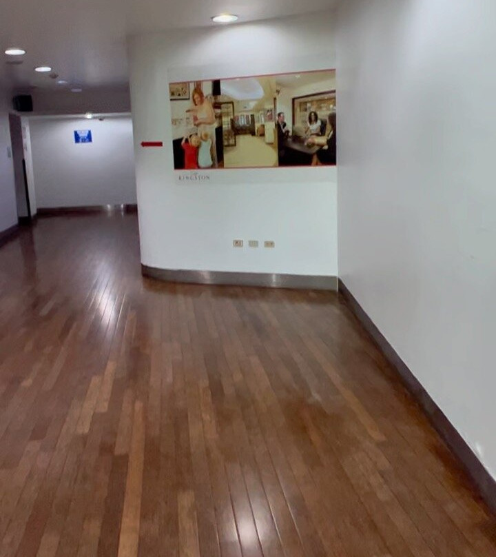 Club Kingston Airport Departure Lounge景点图片