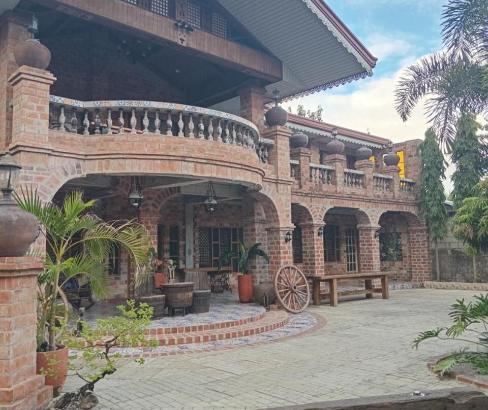 Mount Pinatubo Base Camp at Casa Hermogina