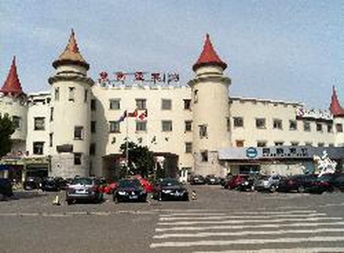 莱茵堡大酒店主图