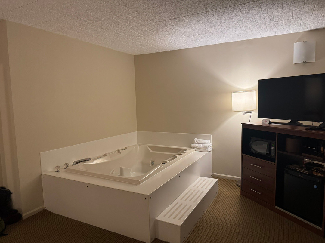 Budget Host Inn & Suites主图