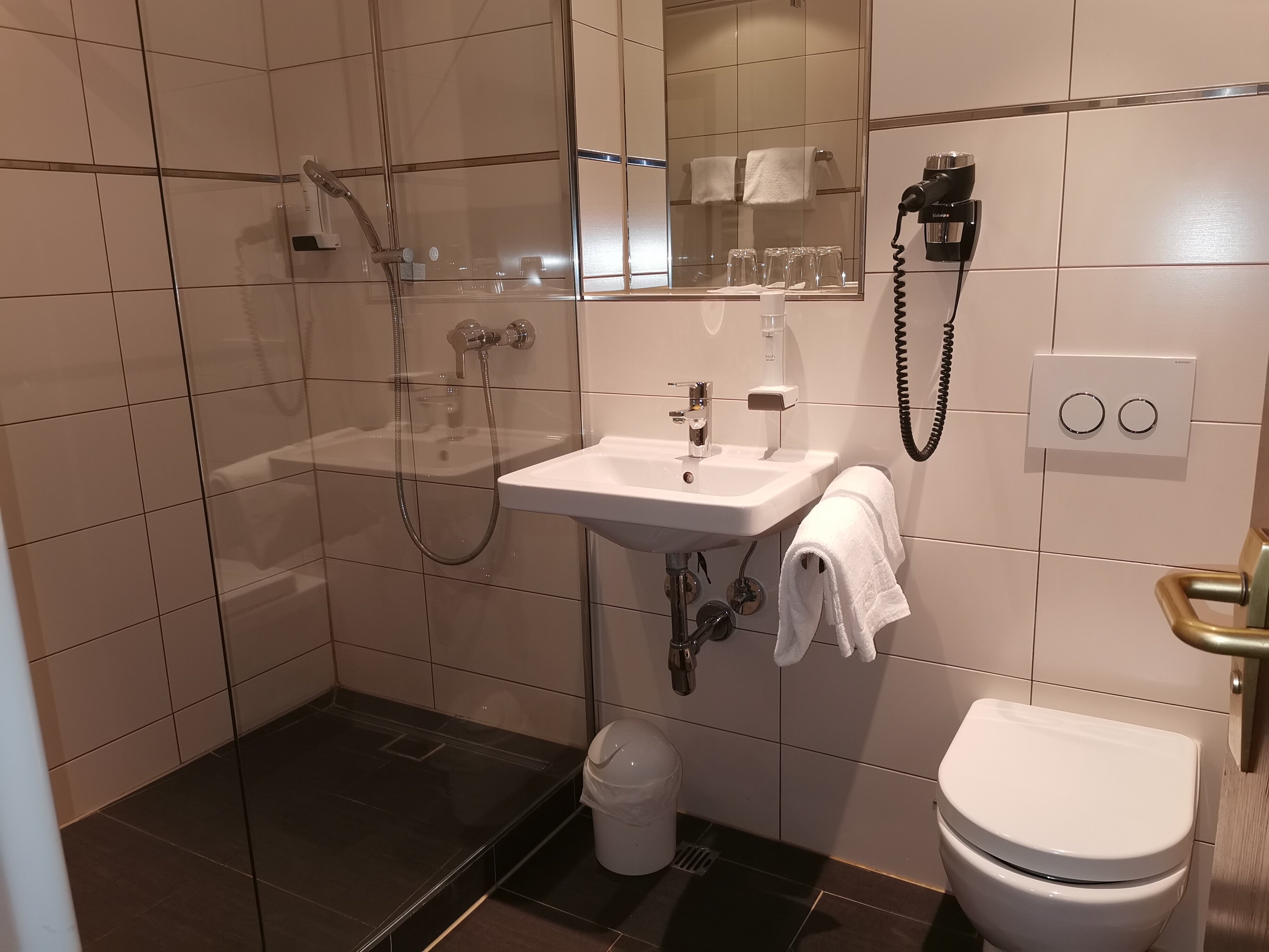 Hotel am Krone Park-浴室