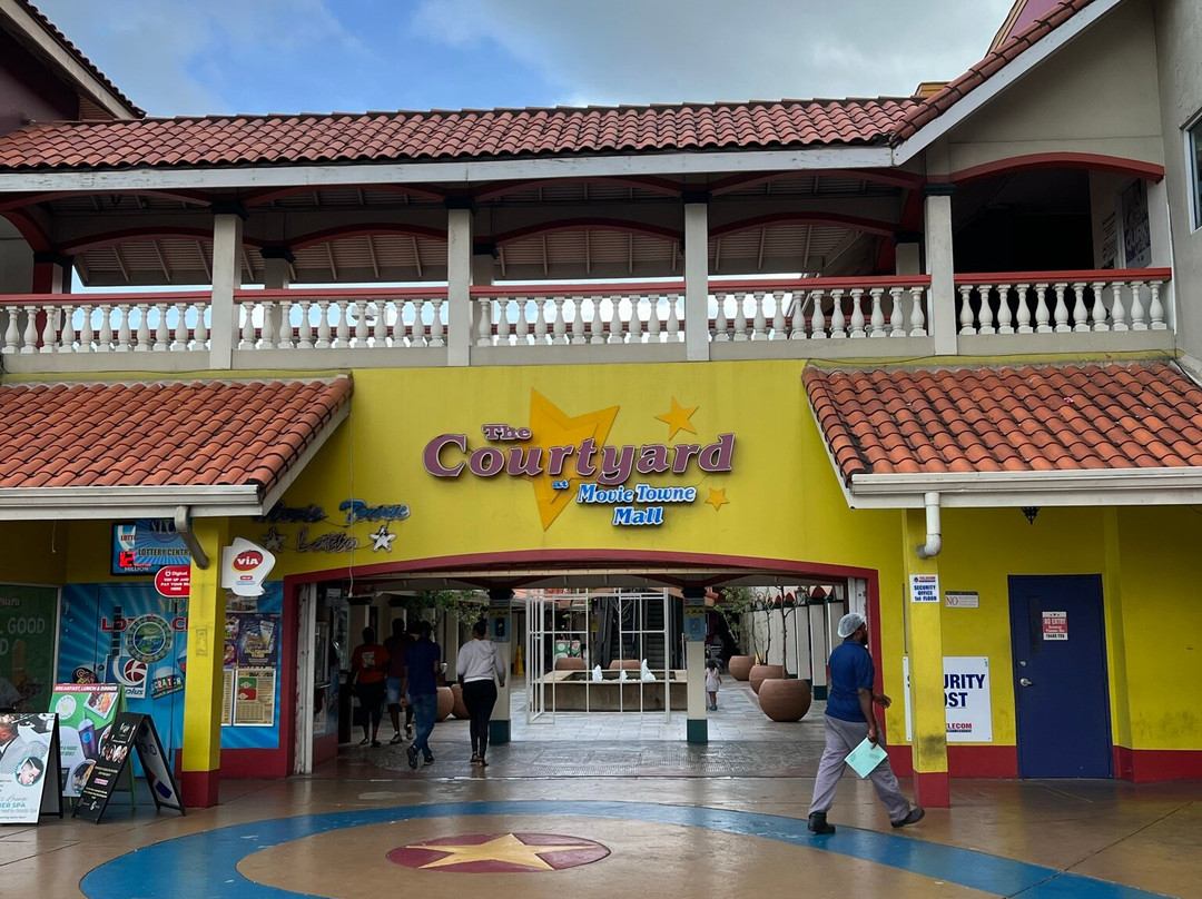 Movie Towne-西班牙港必去景点