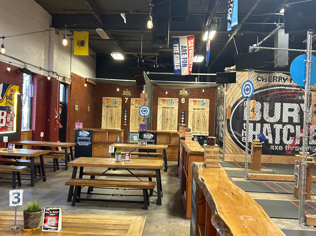 Bury The Hatchet Cherry Hill - Axe Throwing-切里希尔必去景点