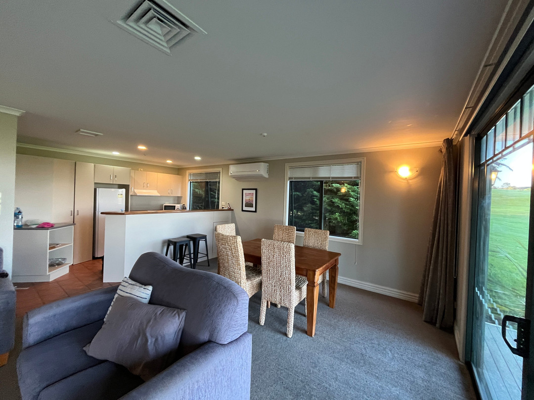 卡林顿度假村酒店主图