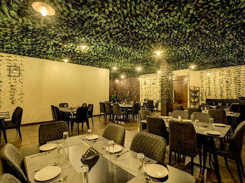 Hotel Saffron Suites