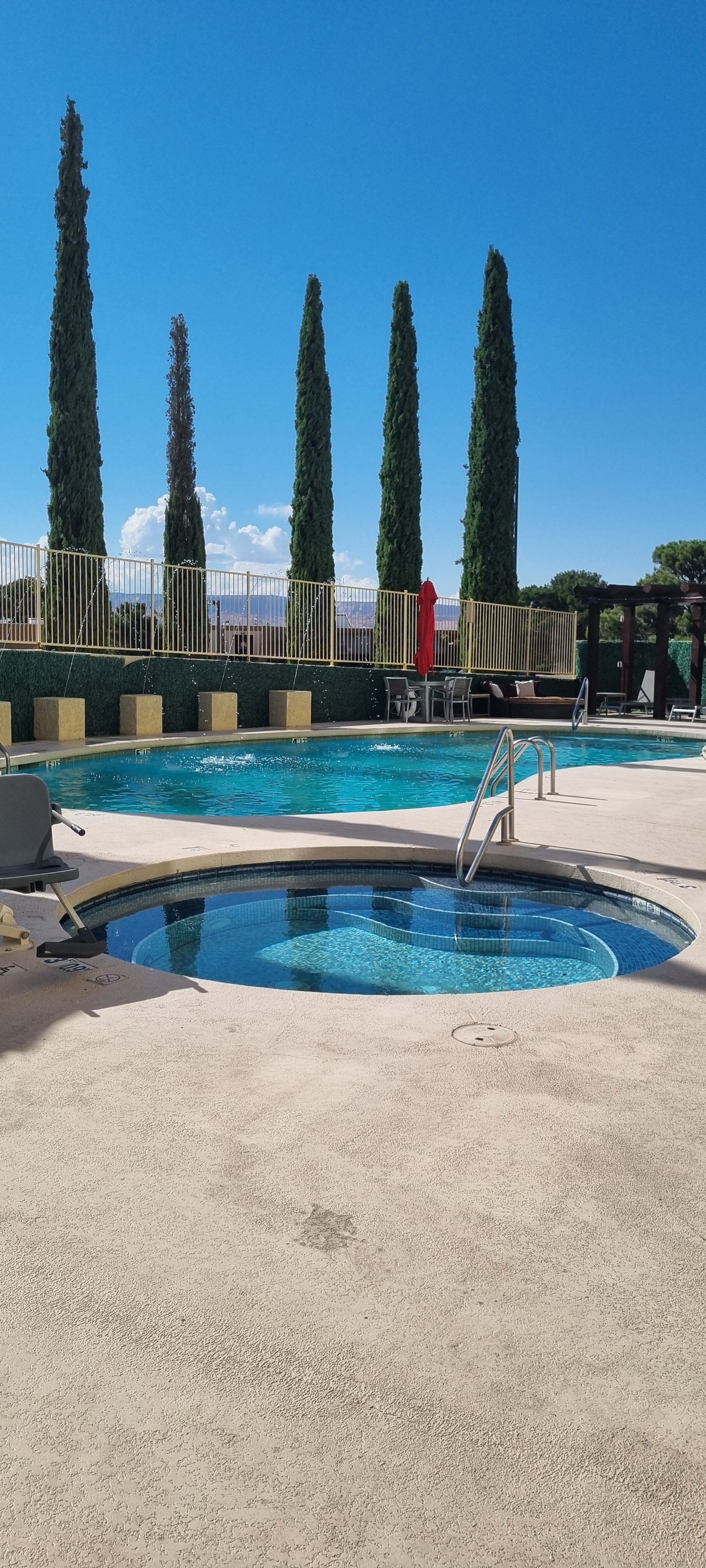 鲍威尔湖贝斯特韦斯特普勒斯酒店-泳池