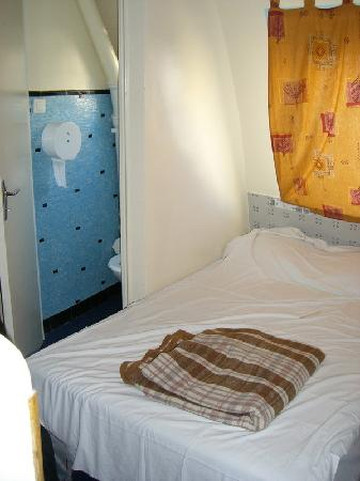 马里尼昂酒店主图