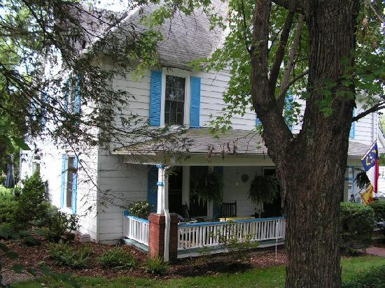 The Dry Ridge Inn主图