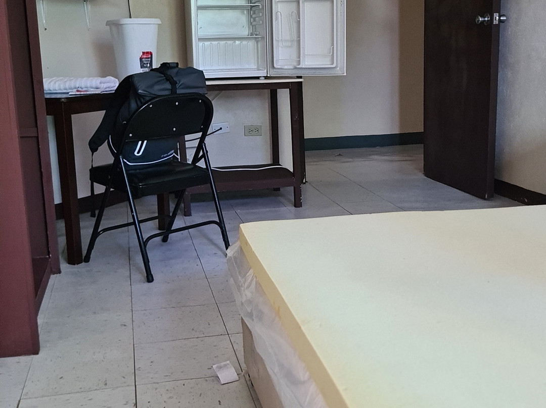 Yvonne's Hotel主图