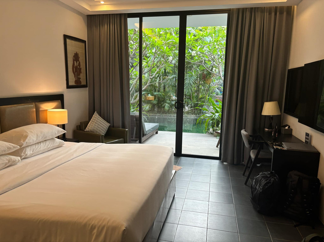 Eightfold Urban Resort主图