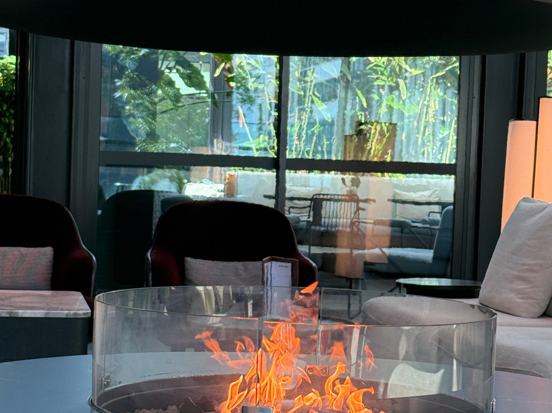 Little National Hotel Sydney主图