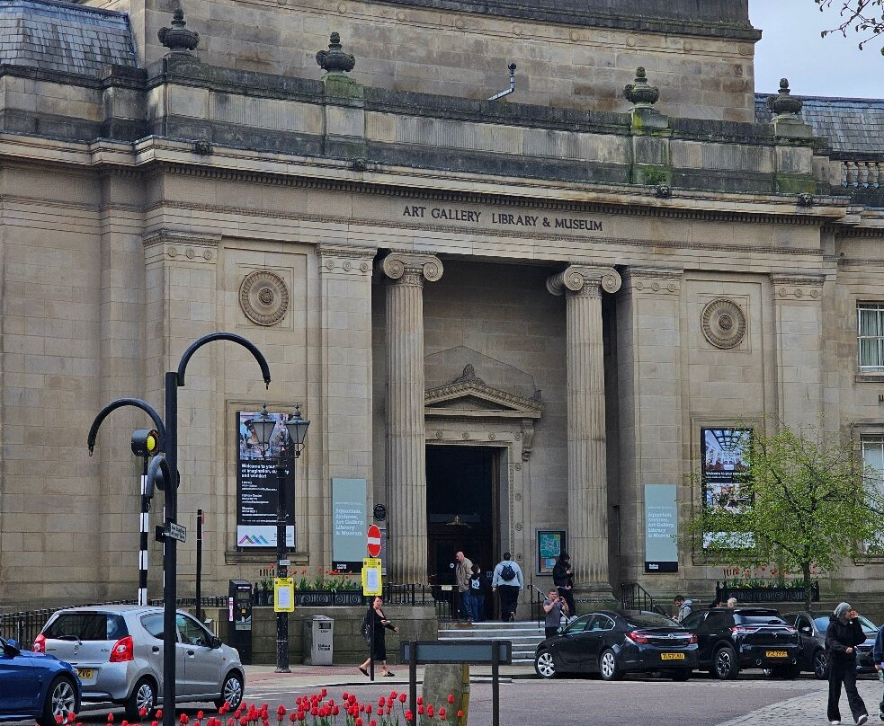 Bolton Library and Museum Services景点图片