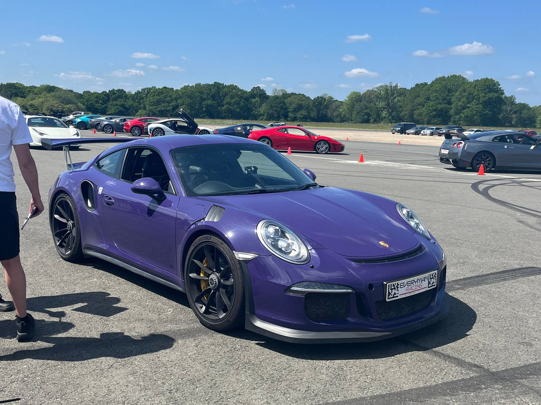 Everyman Driving Experiences-Cranleigh必去景点