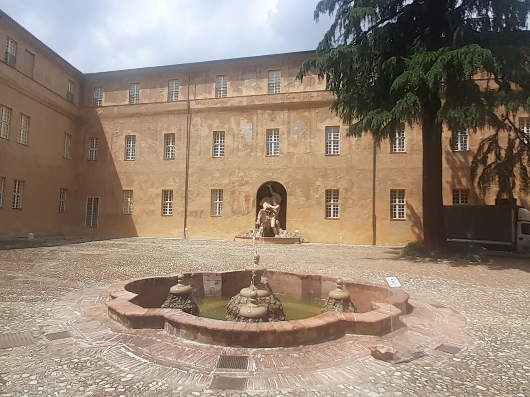 Palazzo Ducale-萨索洛必去景点