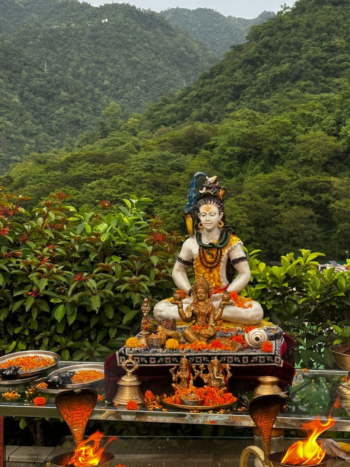 Aloha On The Ganges-官方