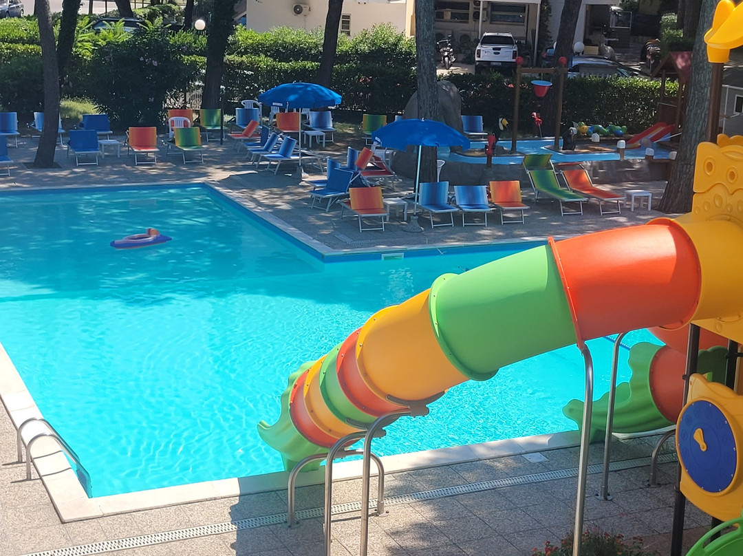 Color Bay Village主图