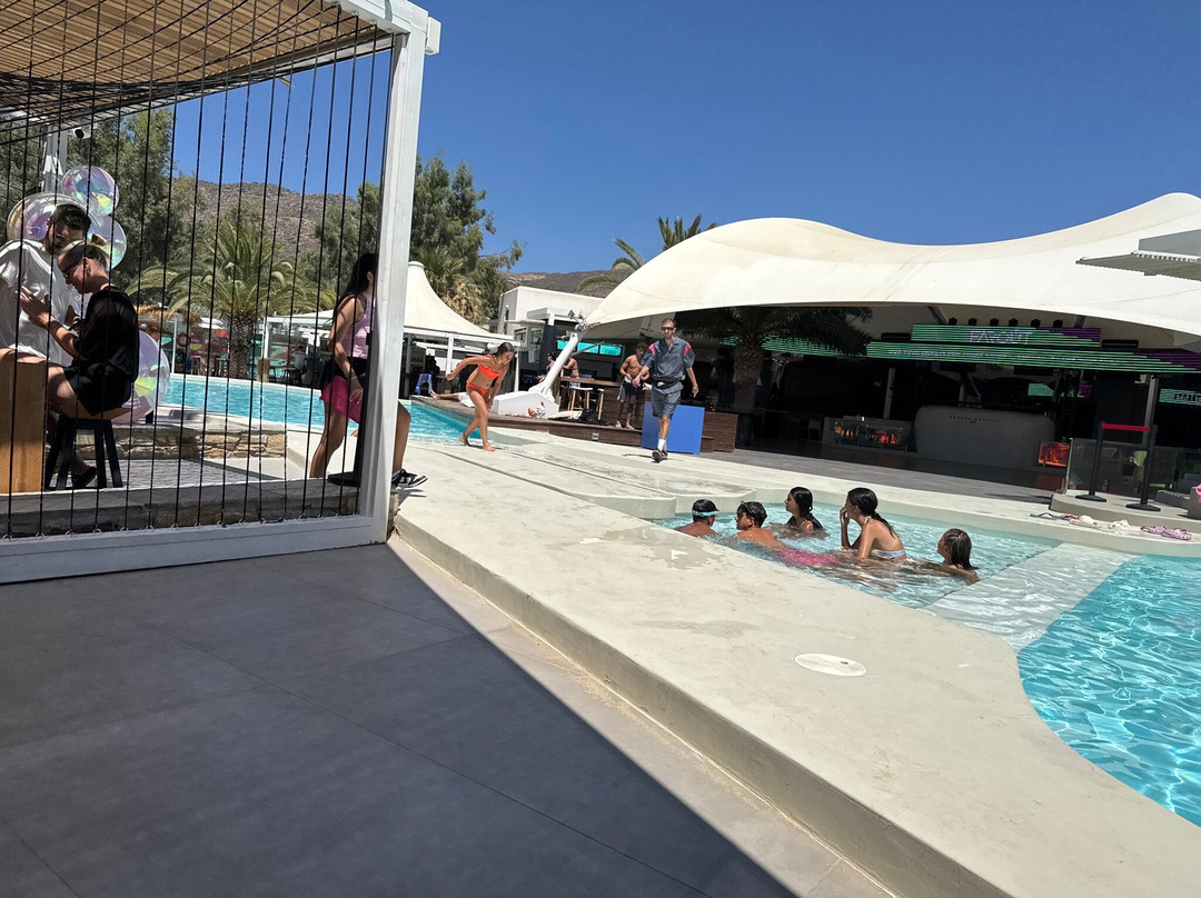 Far Out Village主图