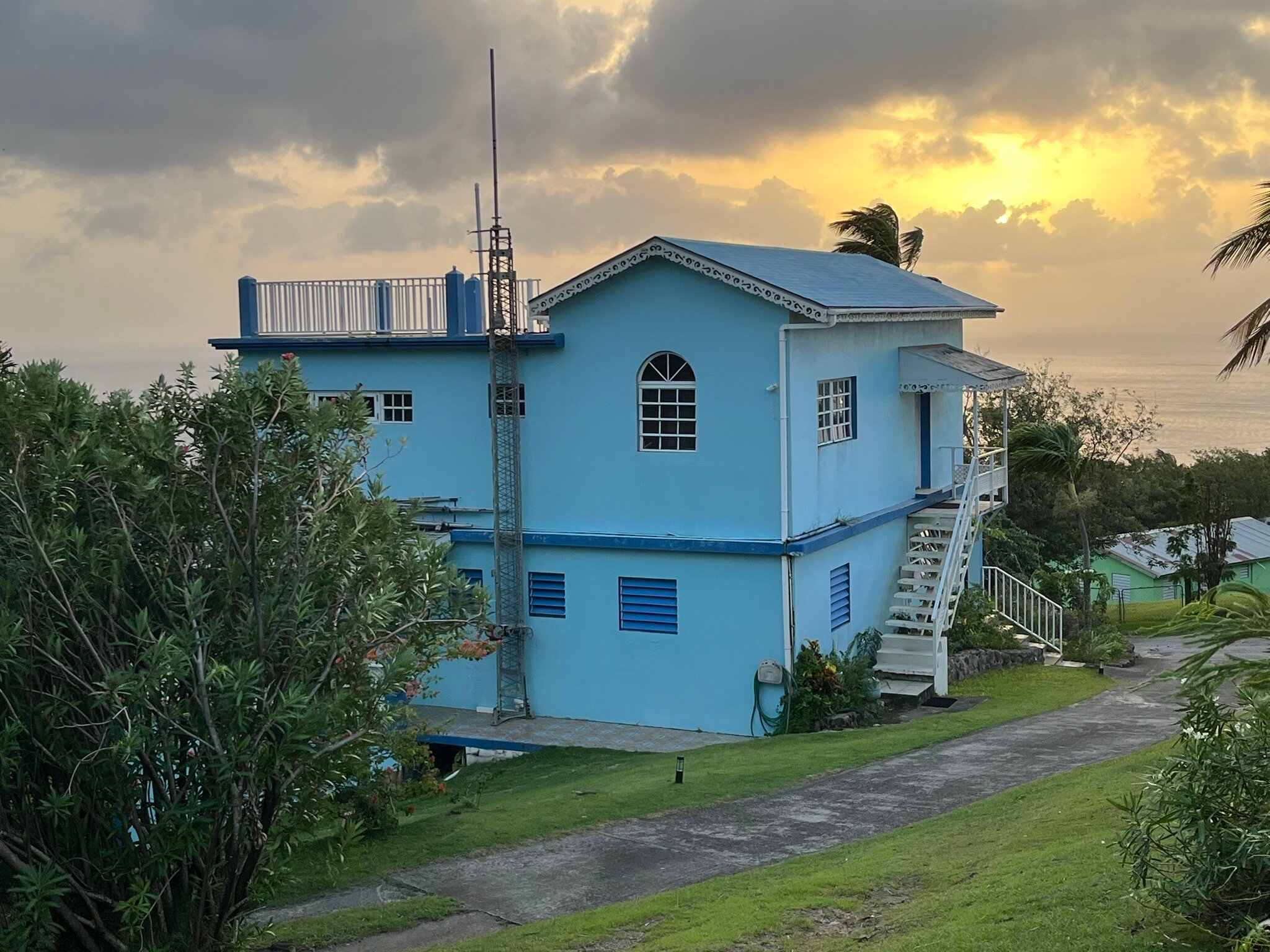 Gingerbread Hill-官方