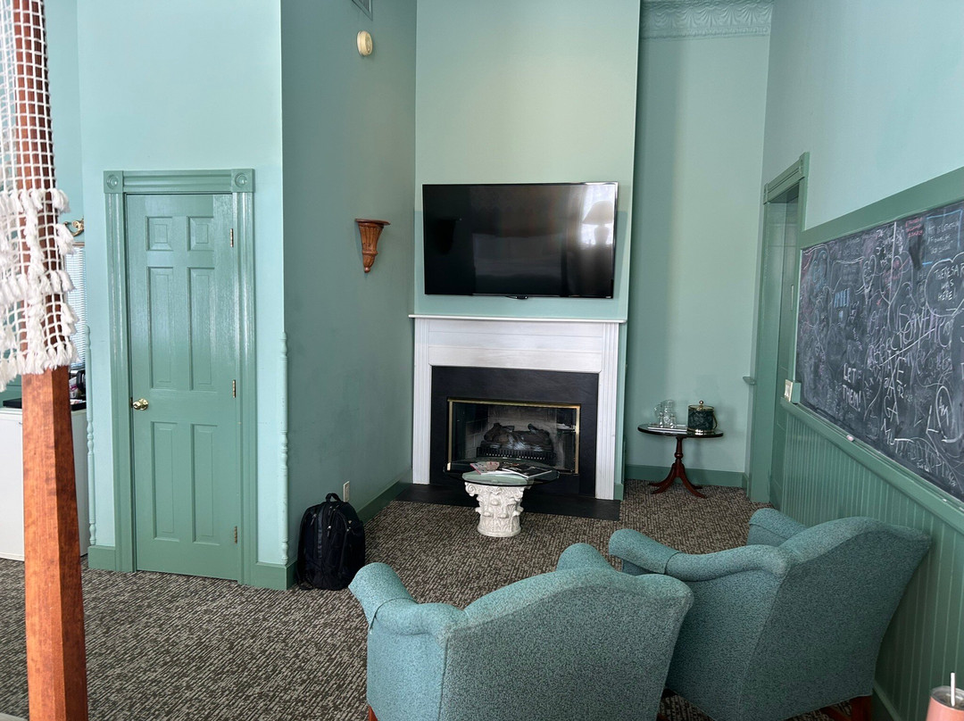 香贝里旅馆主图