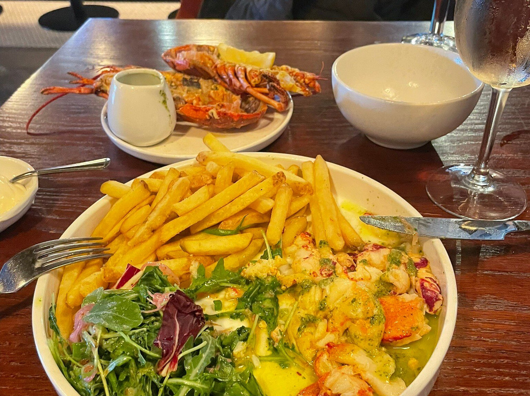 The Whitecliff Inn Bar & Restaurant