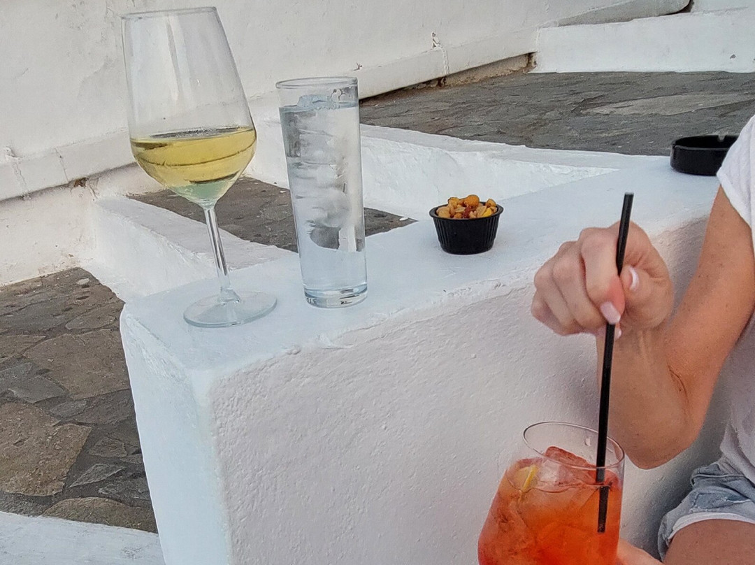 Anói Bar-Karpathos Town (Pigadia)必去景点