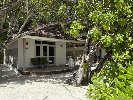 雅暗礁艾莱霍酒店主图