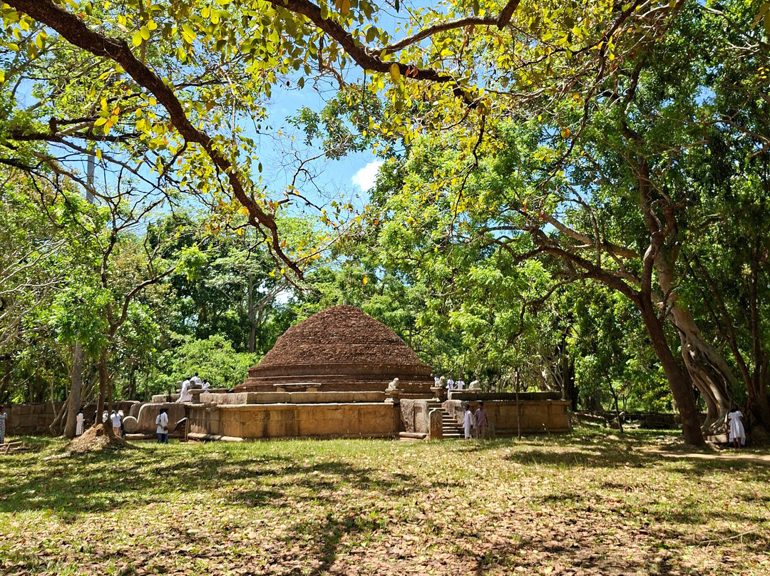 Lahugala Magul Maha Viharaya-Ampara必去景点