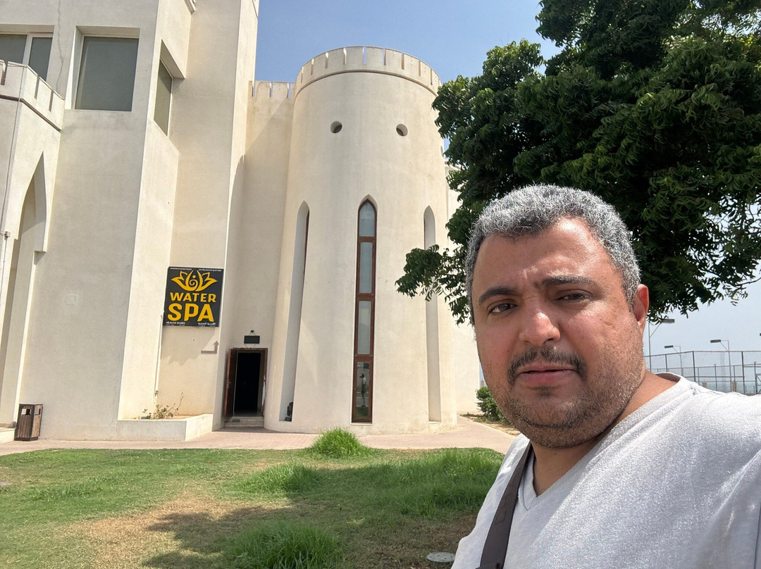 苏哈尔海滩酒店主图