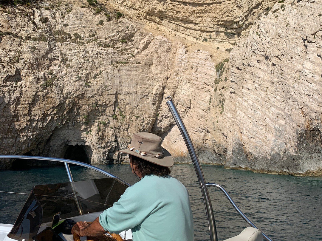 Mario's Cruises Zakynthos-瓦西里科斯必去景点