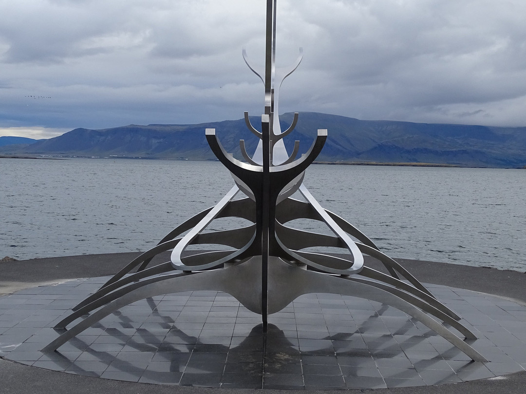 “太阳之舟”雕像-雷克雅未克必去景点