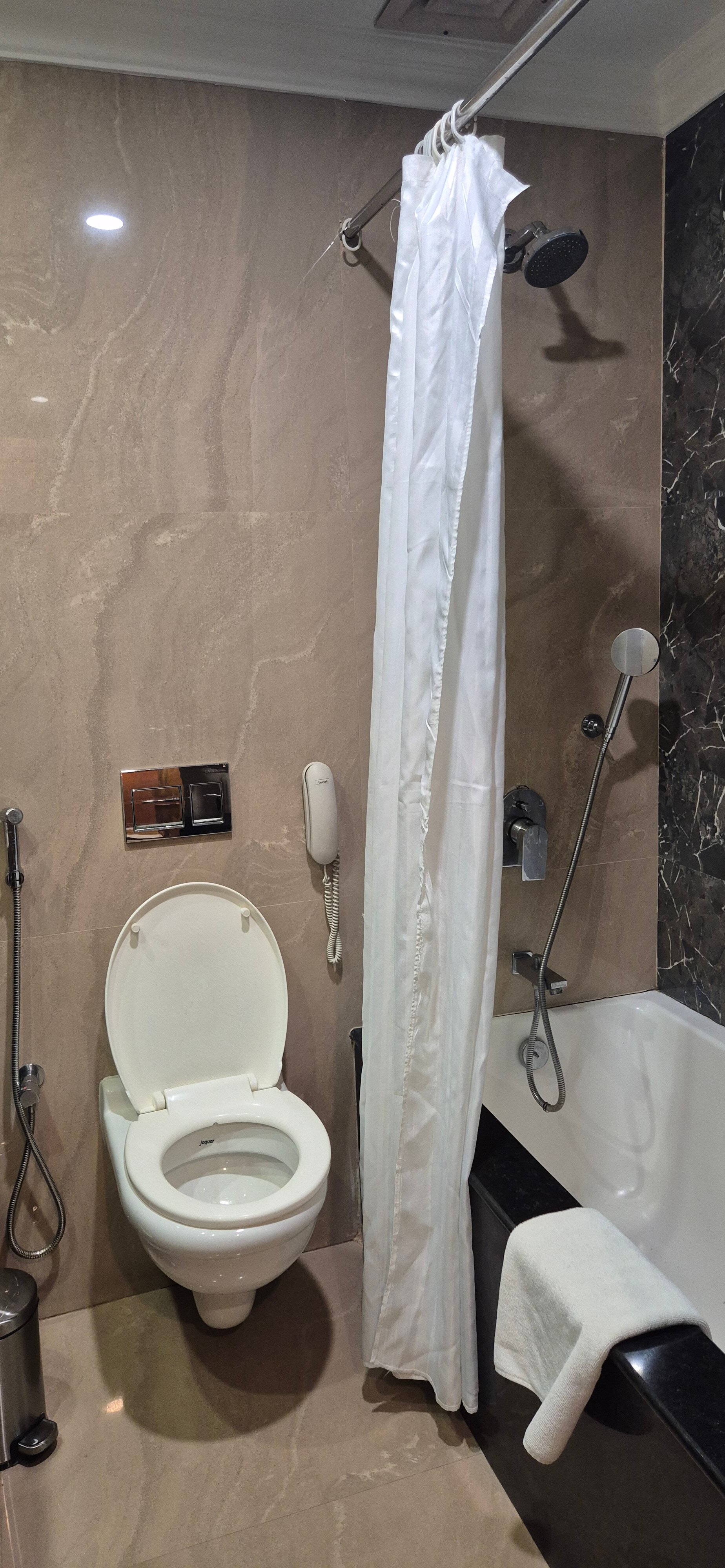 华美达克久拉霍酒店-浴室