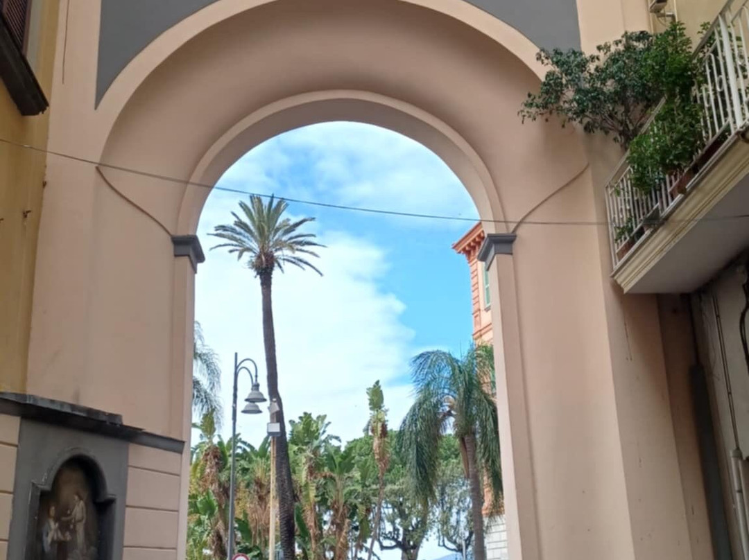 Arco Di San Catello-斯塔比亚海堡必去景点