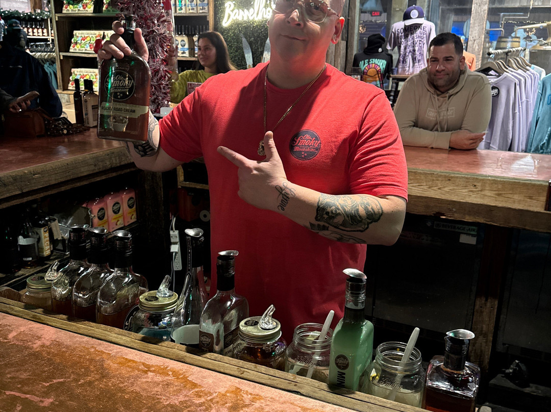 Ole Smoky Whiskey Barrelhouse-盖林柏格必去景点