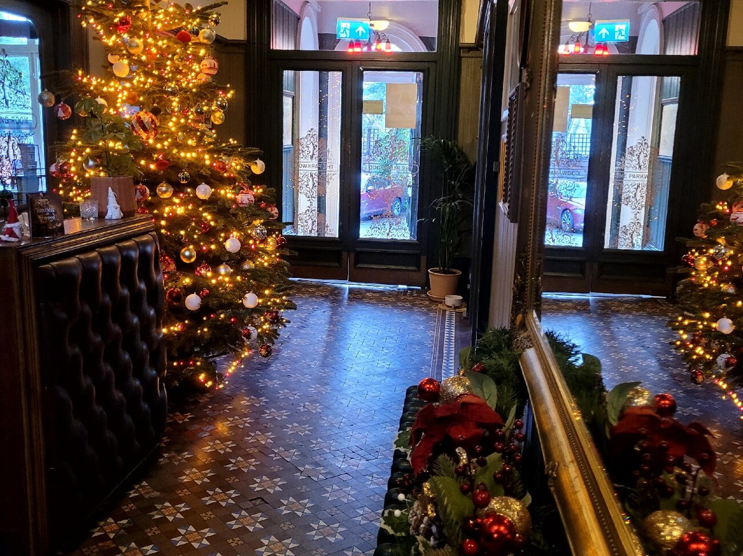 The Parkwood Hotel主图