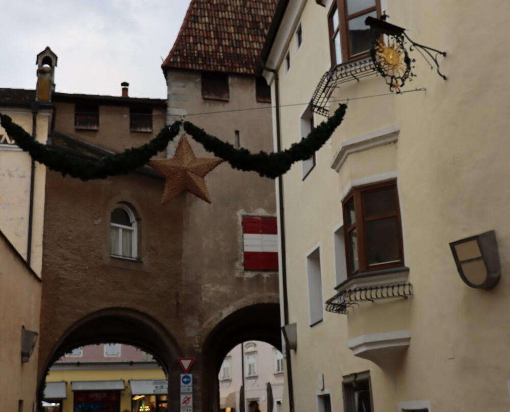 Porta Croce-布雷萨诺内必去景点