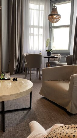 苏格兰人酒店主图