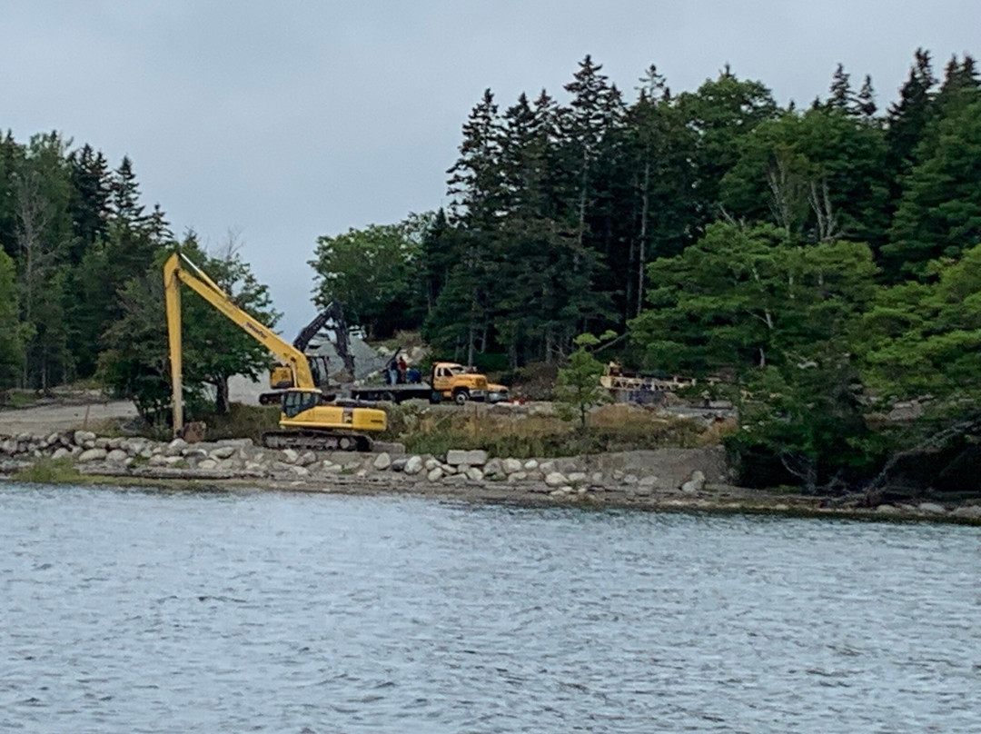 Salty Dog Sea Tours-Oak Island必去景点