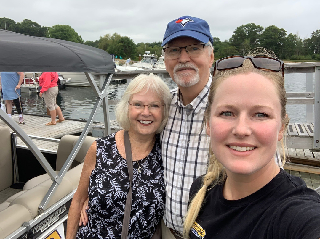 Salty Dog Sea Tours-Oak Island必去景点