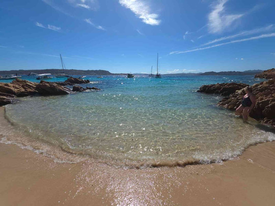 Motobarca Antares-Cannigione必去景点