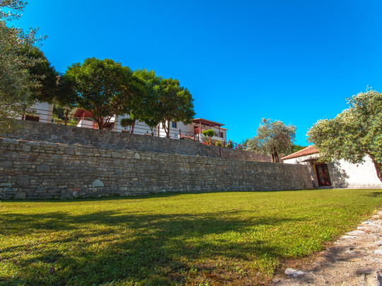 Piges Hotel at Acheron Springs主图