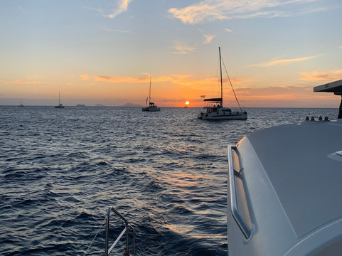 Caldera Yachting Santorini-费拉必去景点