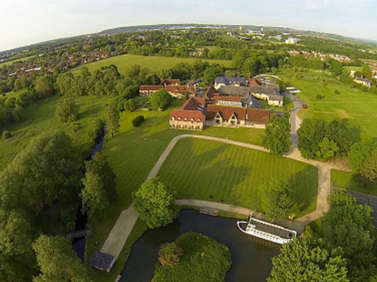 牛津酒店住宿-牛津泰晤士四柱酒店