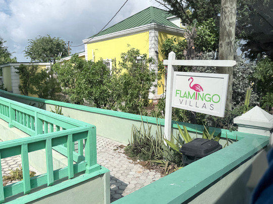 Papa J Tours-Cockburn Town必去景点