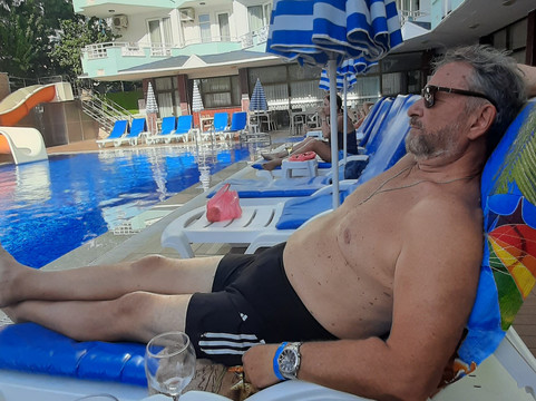 芭莉丝刊酒店主图