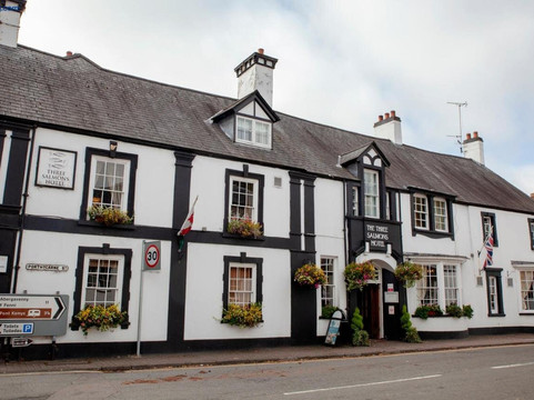 Three Salmons Hotel