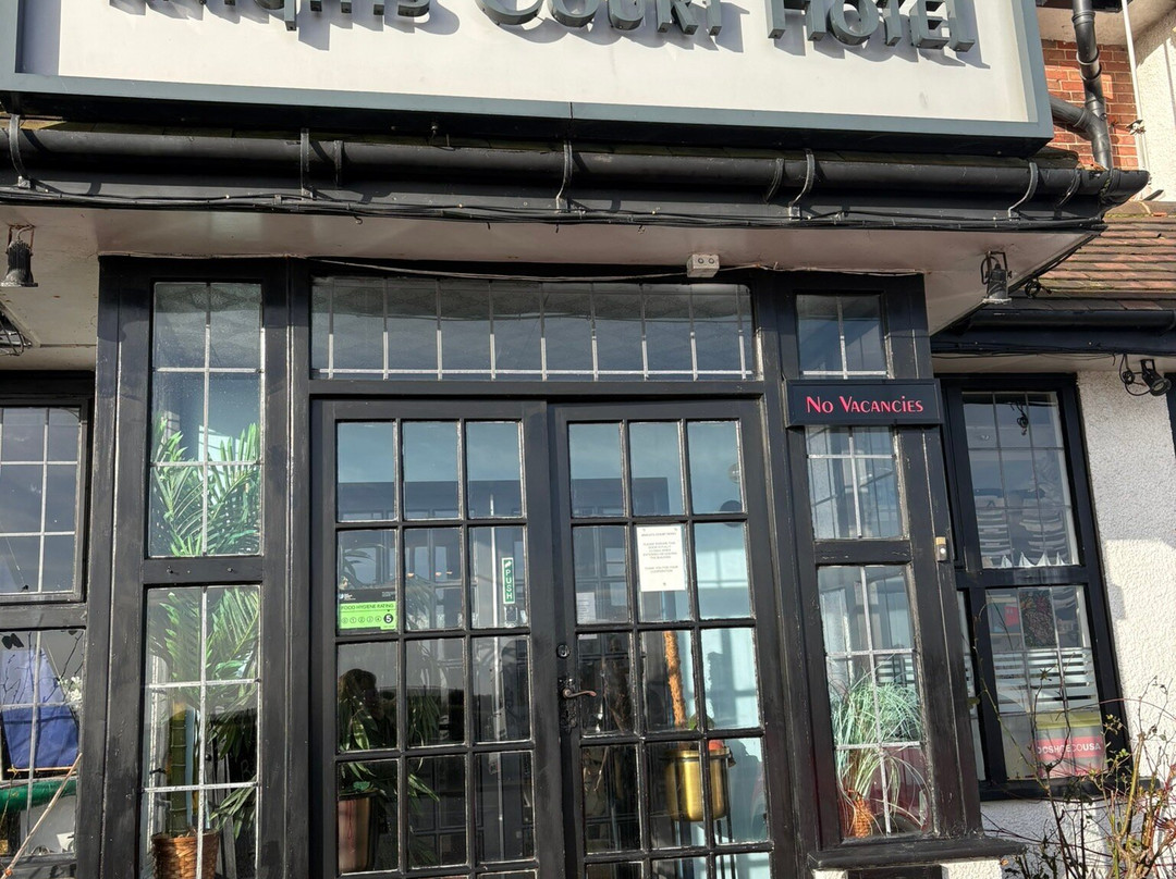 骑士庭院酒店主图