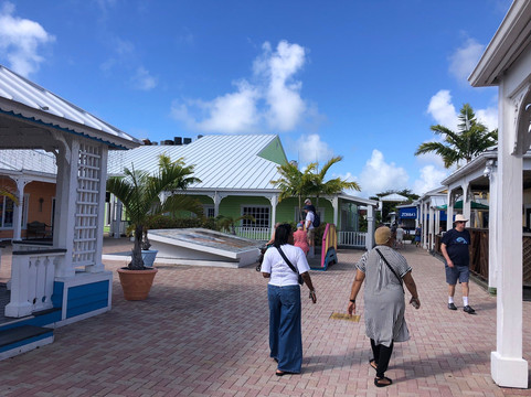 卢卡亚港口集市-弗里波特必去景点