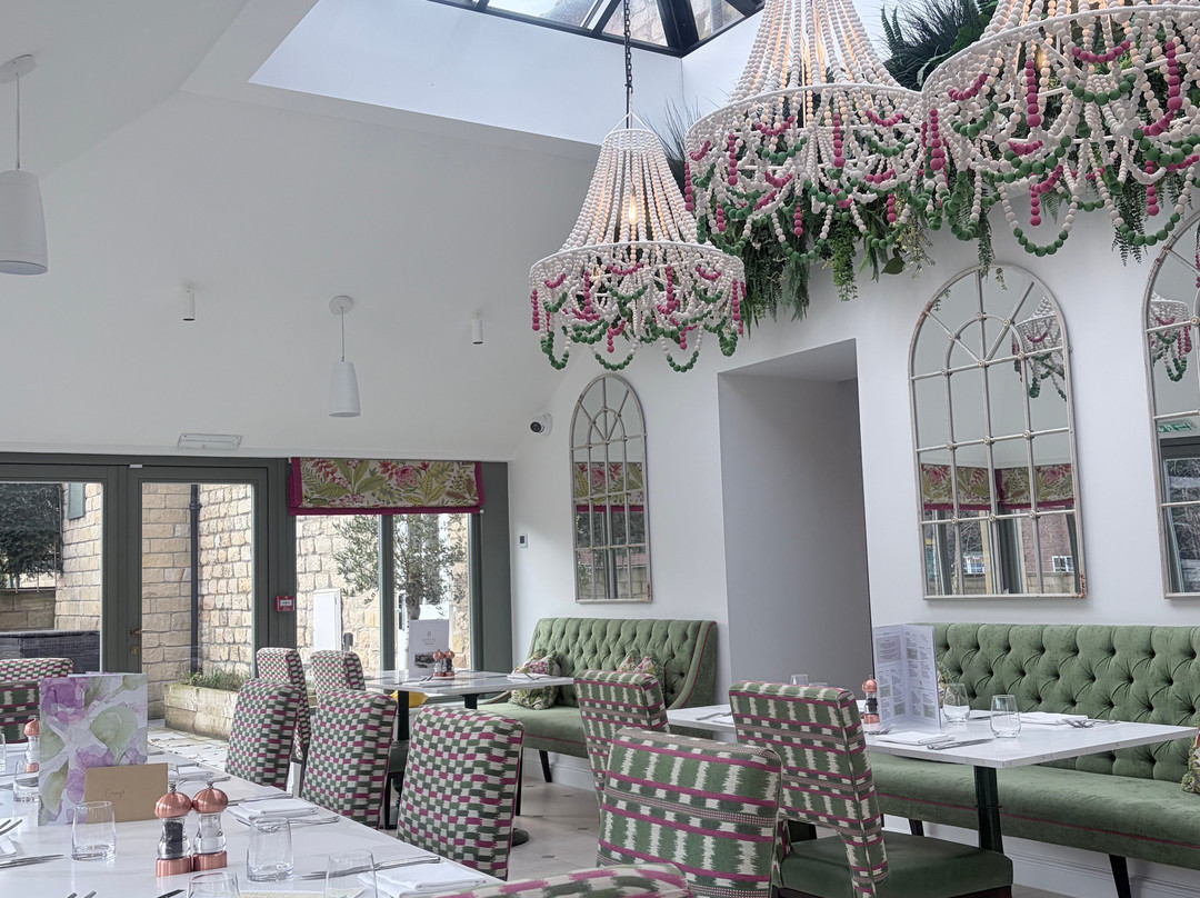 Dewars Restaurant And Rooms主图