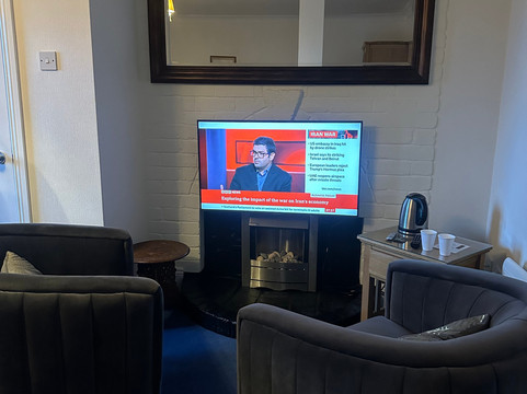 嘉乐威兰斯酒店主图